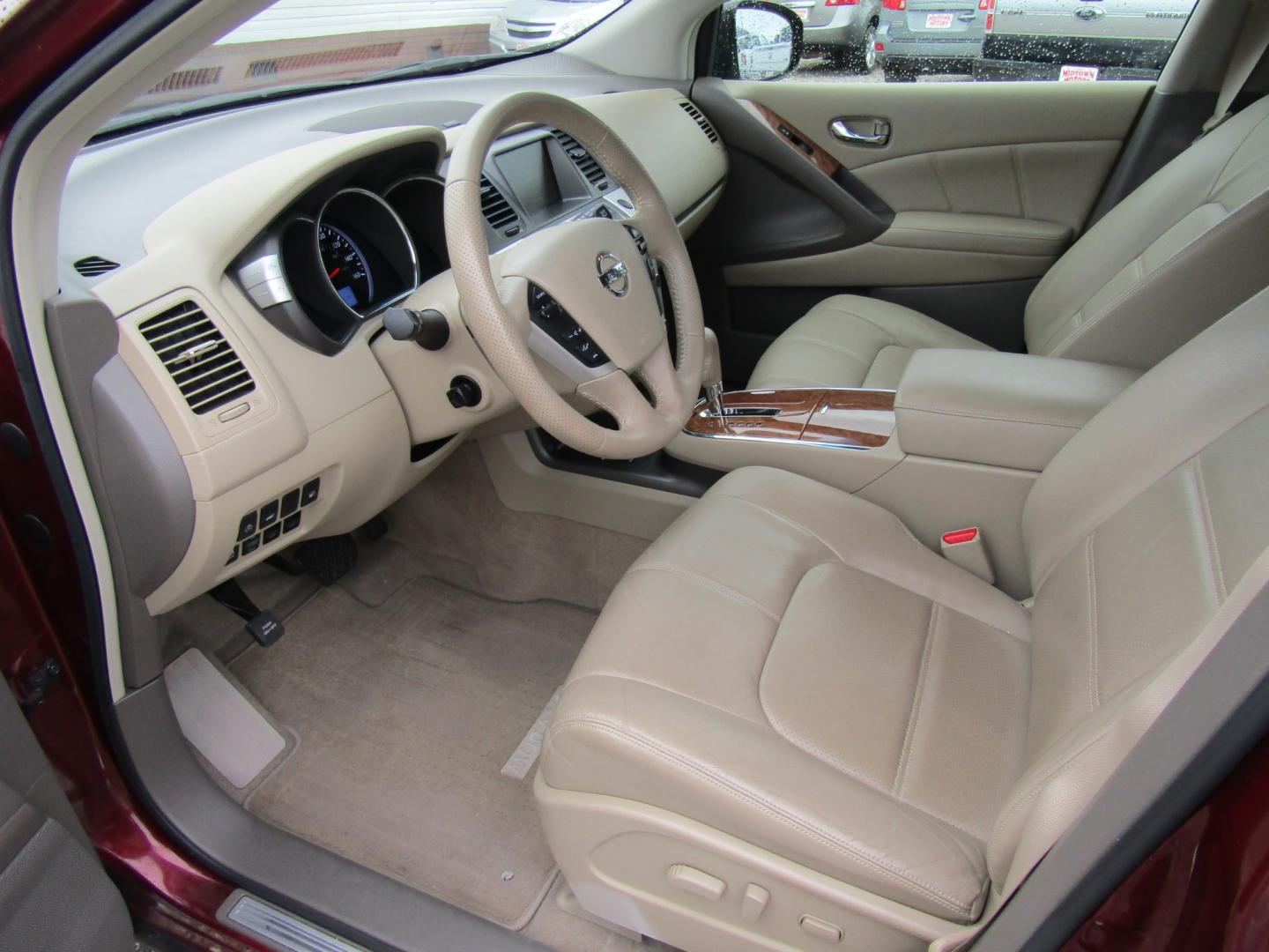 2011 Burgandy /Tan Nissan Murano (JN8AZ1MU0BW) with an V6 engine, Automatic transmission, located at 15016 S Hwy 231, Midland City, AL, 36350, (334) 983-3001, 31.306210, -85.495277 - Photo#3